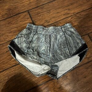 Lululemon Hotty Hot Short